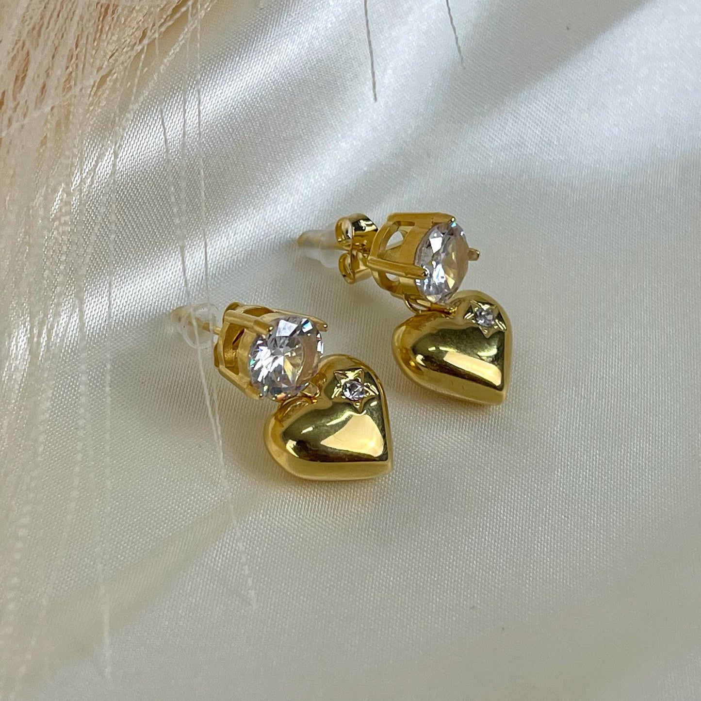 Diamond Heart Drop Earrings - 18k Gold Plated